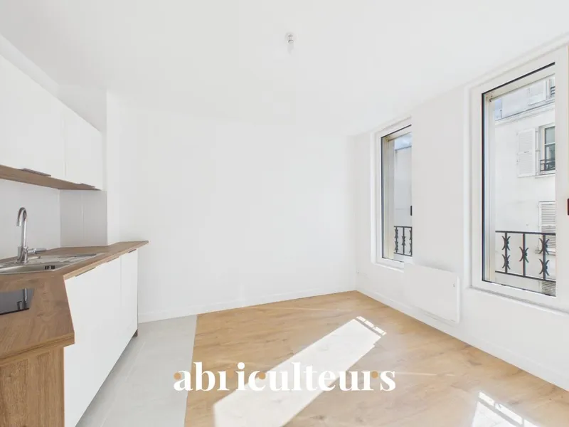 Charmant Appartement T2 rénové avec prestations de qualité dans le 18ème arrondissement - Photo 2