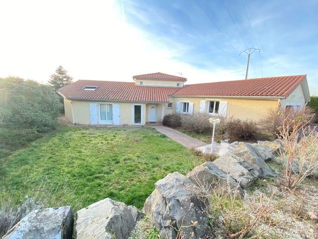 A VENDRE MAISON  CIVENS/ FEURS 42110