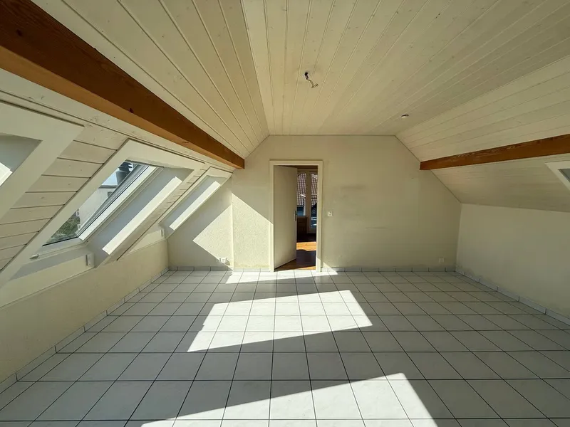 Charmant appartement de 2,5 pièces avec balcon au Landeron - Photo 5