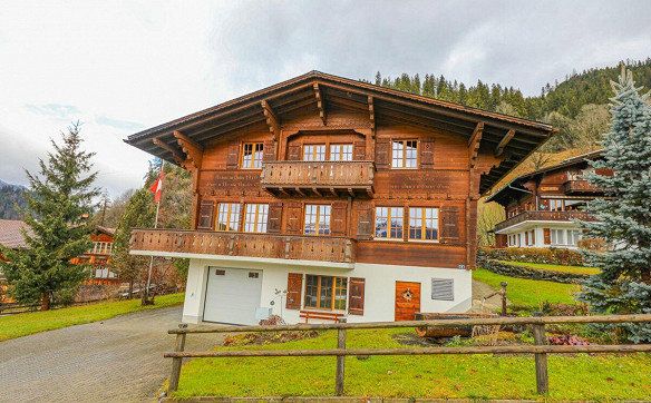 Wunderschönes alpines Chalet mit Garage und Panoramablick