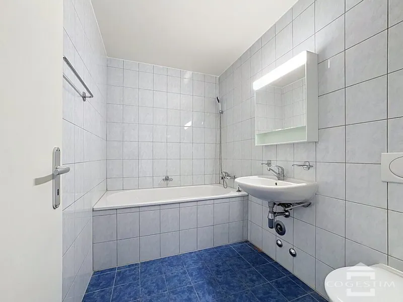 Bel appartement de 3 pièces dans les combles - Photo 3