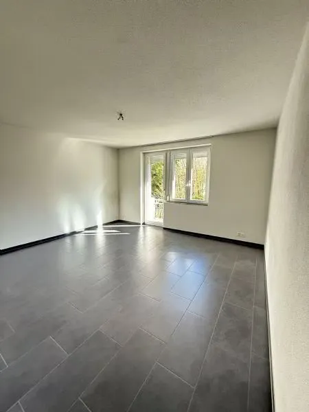 Sanierte und helle 3-Zimmerwohnung nähe Allmend Bahnhof zu vermieten - Photo 2