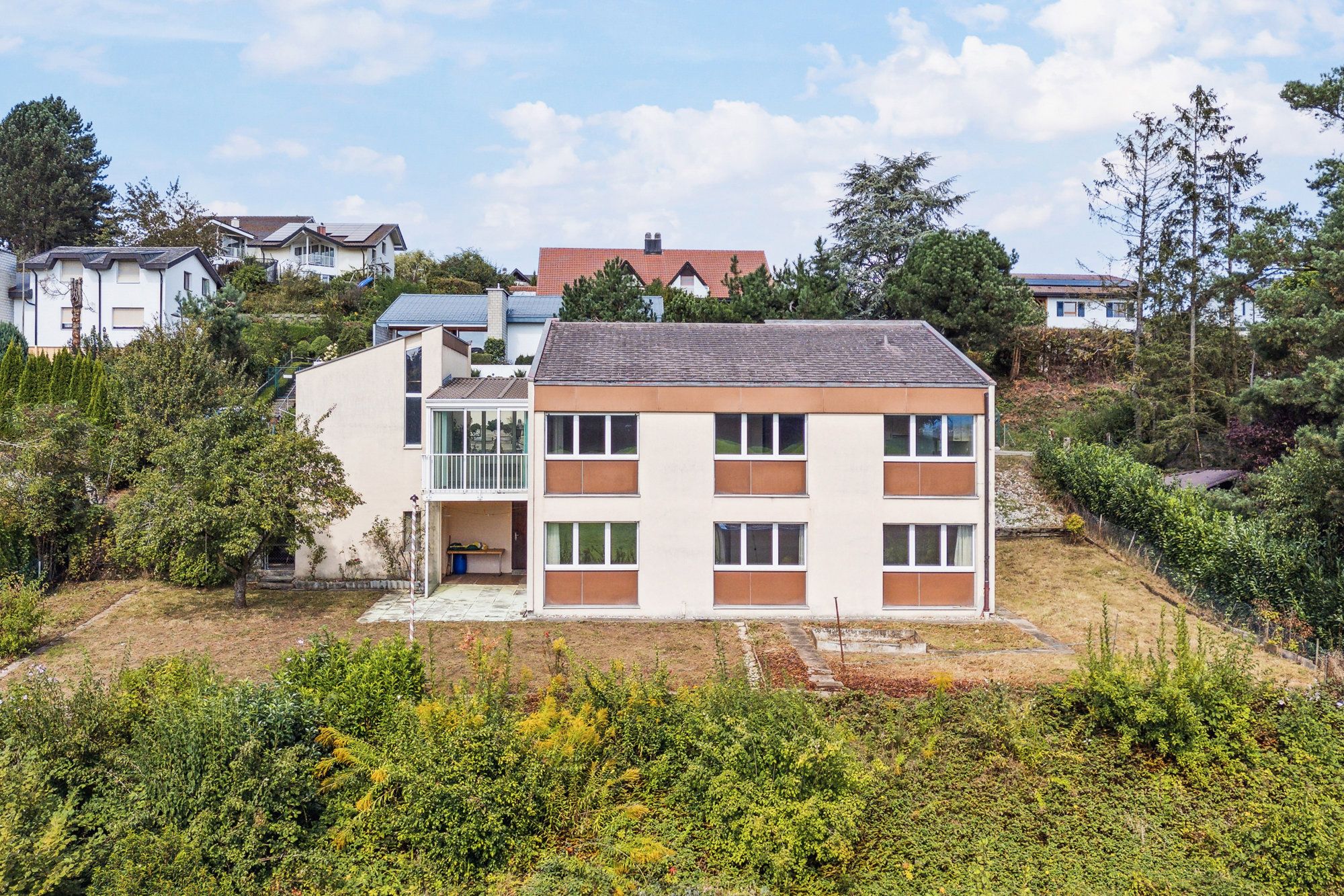 Grande maison individuelle avec vue dégagée sur les Préalpes