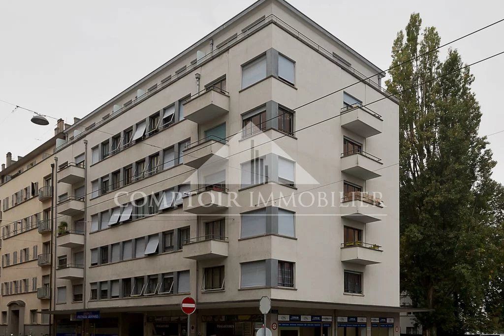 A louer, appartement de deux pièces & 1/2 au 3ème étage