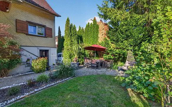Einfamilienhaus mit Einliegerwohnung und Blick ins Grüne - Photo 2