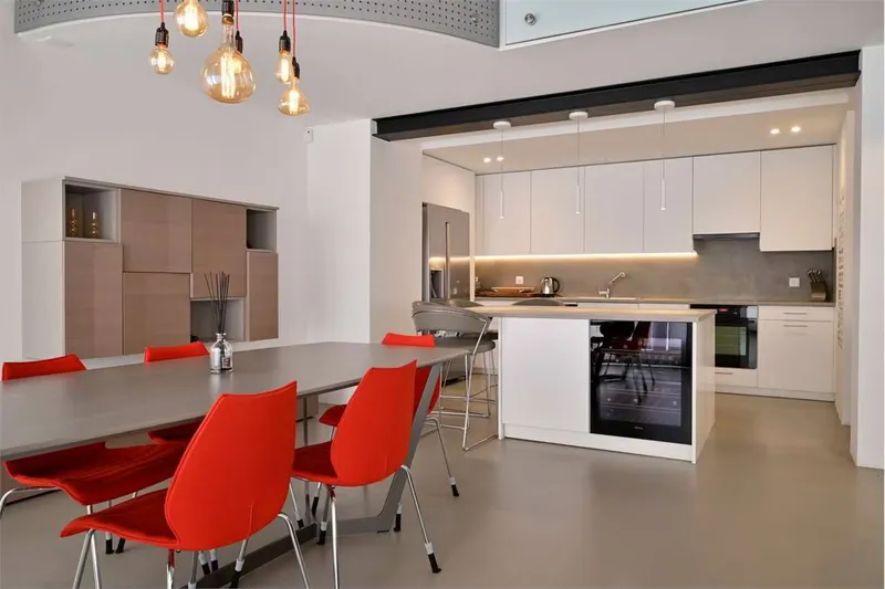 Eleganza e modernità: Villa bifamiliare ristrutturata - Photo 2