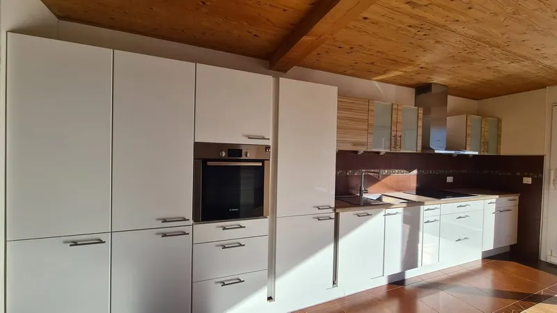 Geräumige 4.5-Zimmer-Wohnung mit Balkon in Cornol - Photo 3