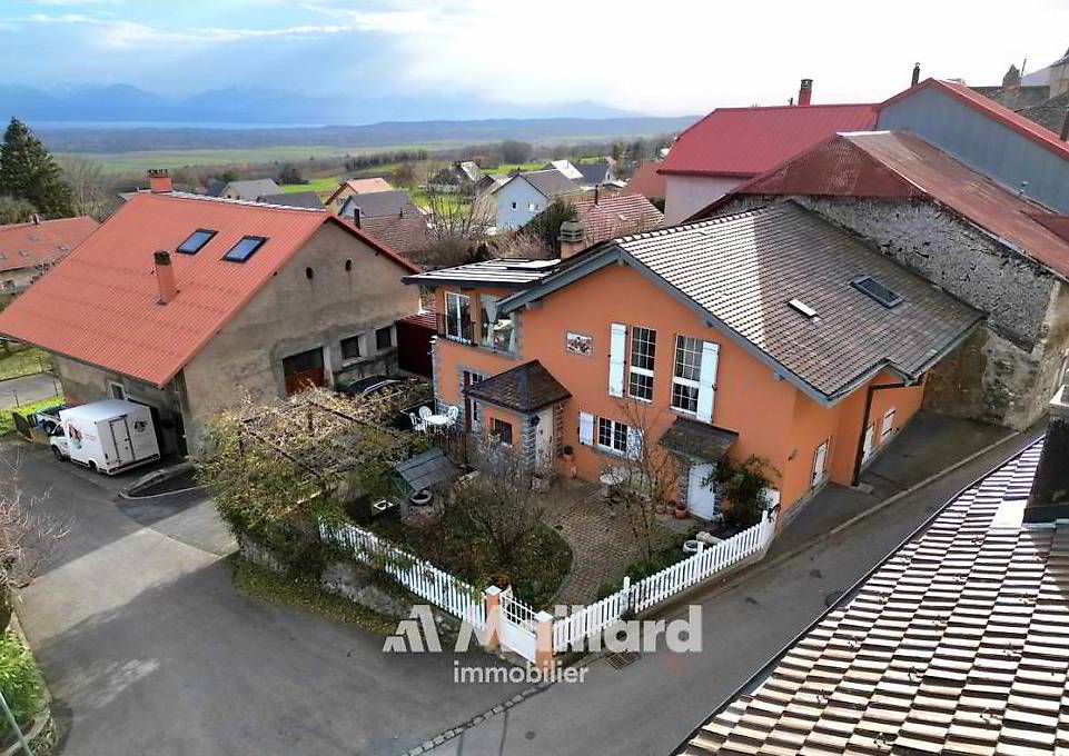 Spacieuse maison de village avec parcelle indépendante