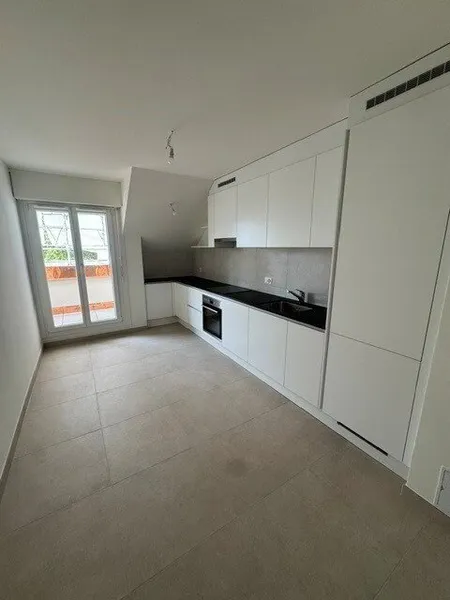 Appartement entièrement rénové de 4 pièces No 32 au 3e étage - Photo 3
