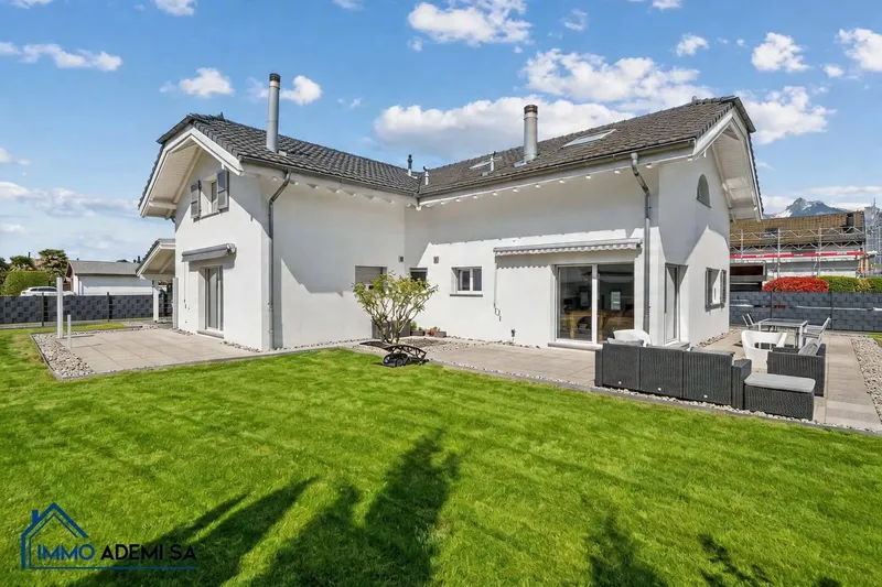Spacieuse villa individuelle de 269 m² avec 2 logements, sur une parcelle de 1'009 m² au Bouveret ! - Photo 5