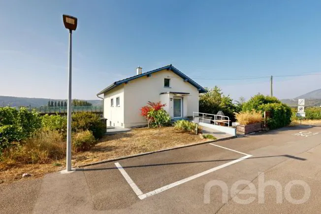 5,5 Pence Haus in Landeron mit Weinbergen und hohem Potenzial - Photo 2