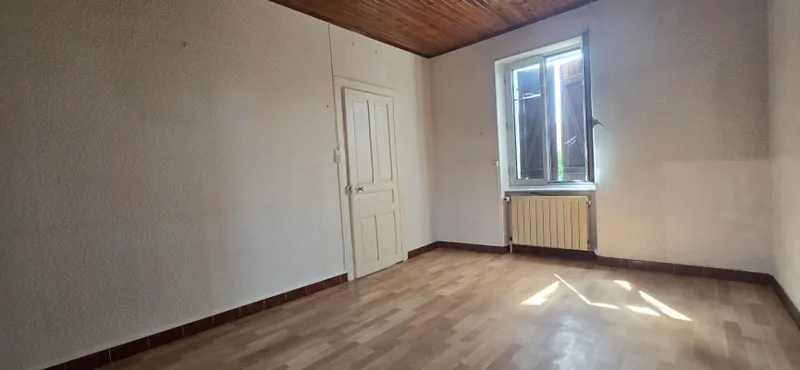 LURE - Maison avec jardin à rénover ? Idéale premier achat ou investissement - Photo 4