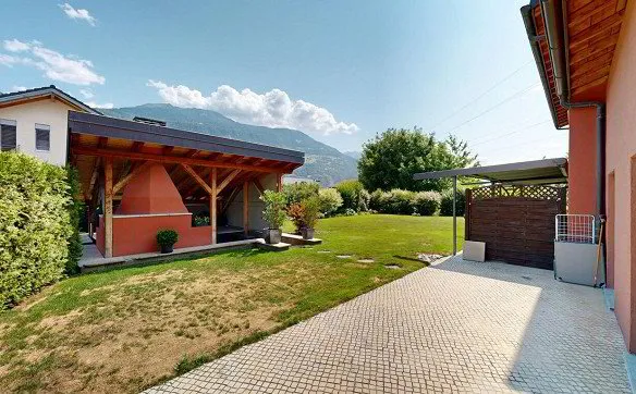 Charmante maison mitoyenne de 4 pièces avec jardin privatif - Photo 5