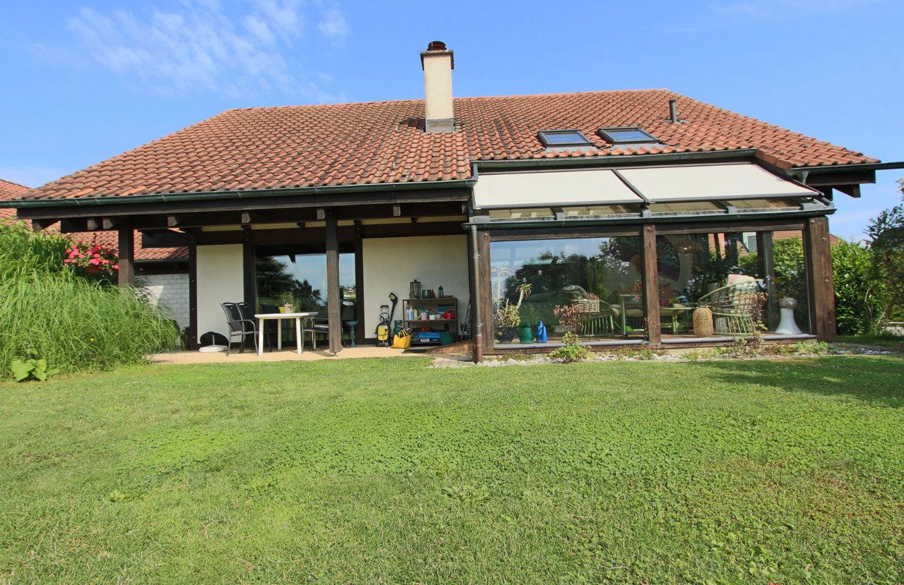 Villars-le-Grand, for sale, detached villa of 186 m2, with views of the Alps