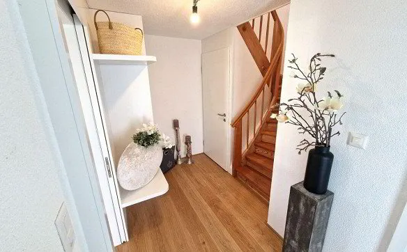 Kernsaniertes Doppeleinfamilienhaus mit Garten & Garage in Widnau - Photo 5