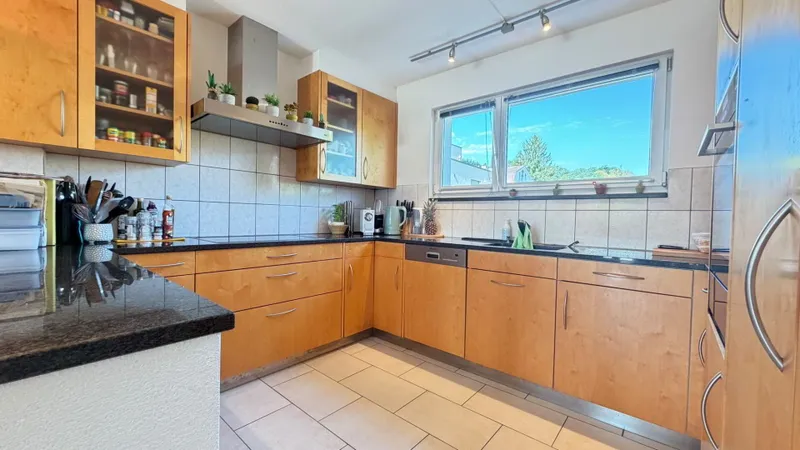 Grosszügiges Einfamilienhaus mit Garage & viel Platz - Photo 5