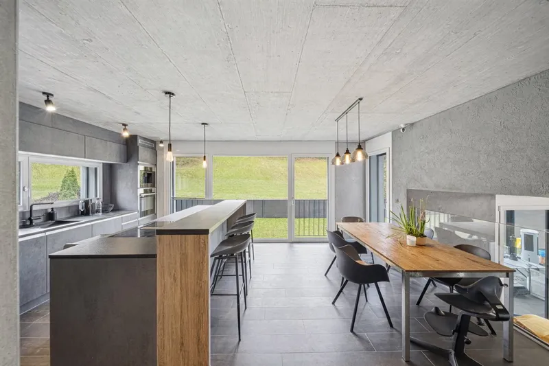 ANGULAR, EDGY & CLEAR – MODERN ARCHITECT’S HOUSE - Photo 5