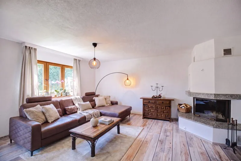 CHARMING SEMI-DETACHED HOME WITH AN IDYLLIC GARDEN IN SCHLEITHEIM - Photo 3