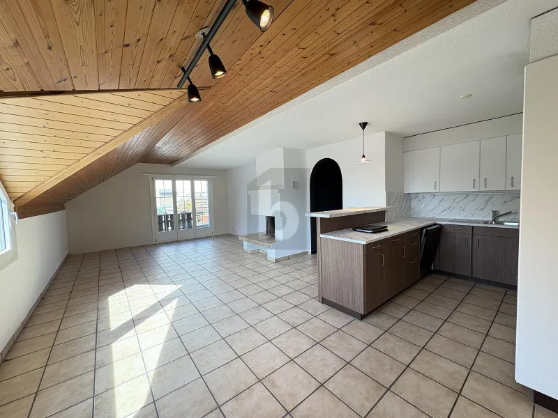 PREISHAMMER! FRISCH RENOVIERT MIT GROSSER TERRASSE - Photo 3