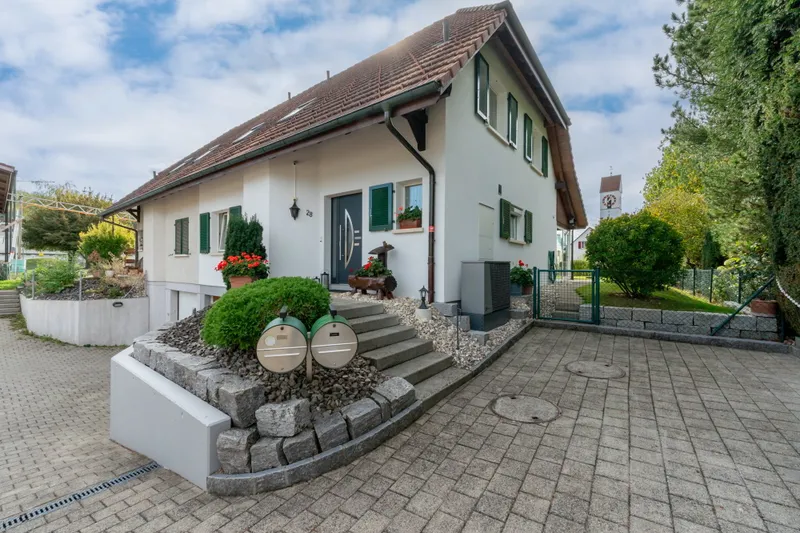Gepflegtes Zuhause mit Wintergarten, Balkon und Cheminée - Photo 3