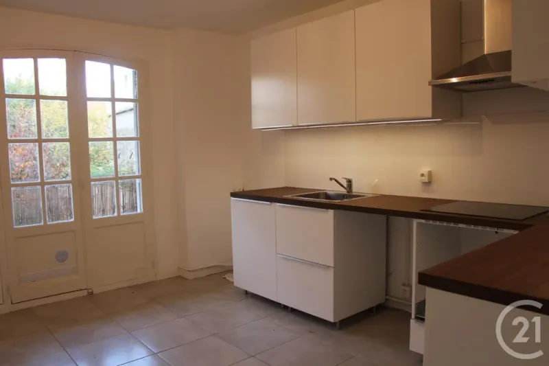 Appartement F4 à louer 5 pièces - 95 m2 - Photo 4
