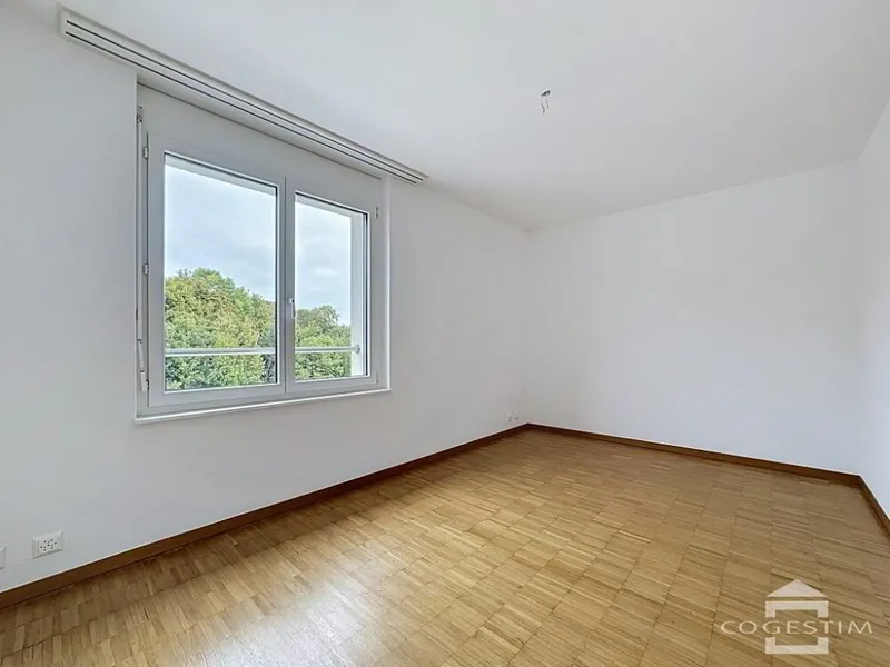 Bel appartement de 3 pièces dans les combles - Photo 2