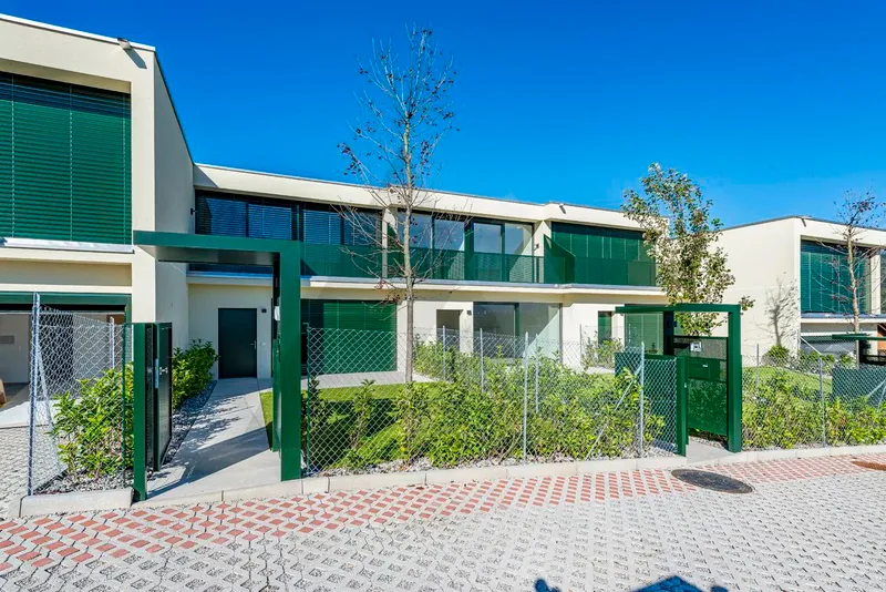 NUOVA VILLA A SCHIERA: UN'OASI DI STILE E BENESSERE - Photo 2