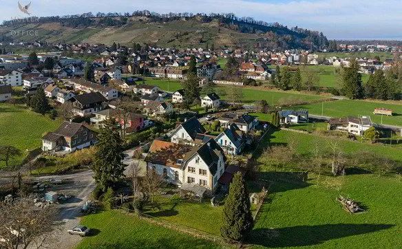 Aussergewöhnliches Einfamilienhaus (ehemaliges Kirchlein) an ruhige... - Photo 2