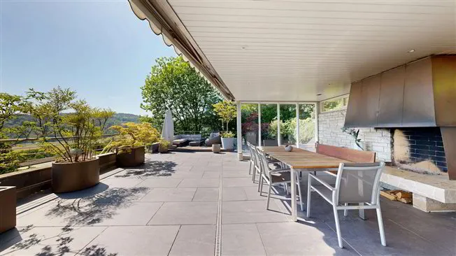 Exklusives 5.5-Zimmer-Einfamilienhaus mit atemberaubender Fernsicht - Photo 2