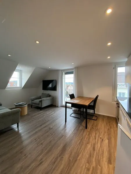 MÖBLIERTE 2.5 - ZIMMER - WOHNUNG - BALD IHR NEUES ZUHAUSE? - Photo 3