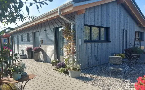 Modernes, lichtdurchflutetes, freistehendes Einfamilienhaus - Photo 2