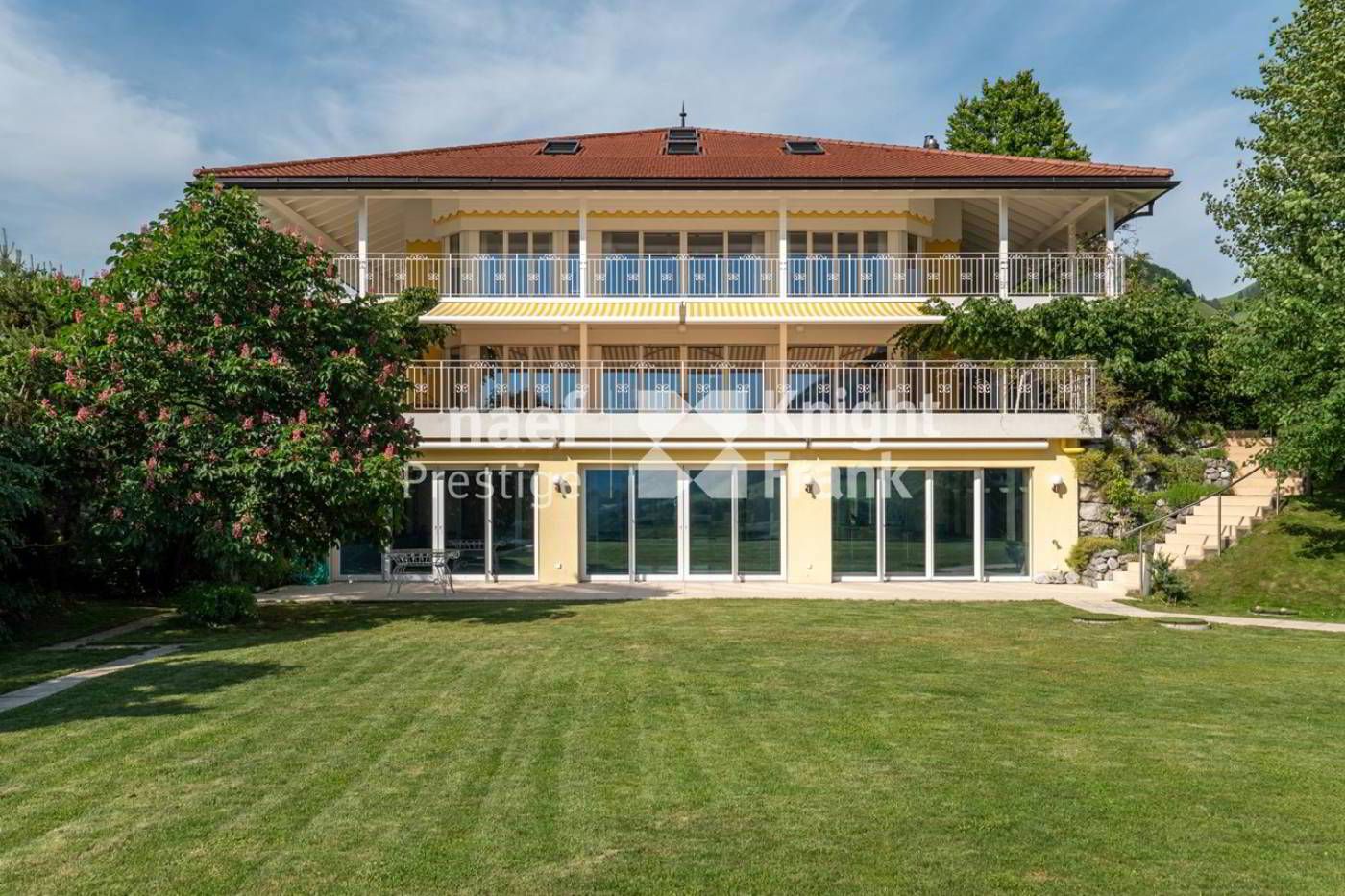 Magnifique propriété de 9.5 pièces à vendre à Charmey