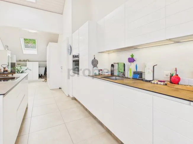 Moderne 3.5-Zimmer-Attikawohnung mit Balkon, Kallnach - Photo 5