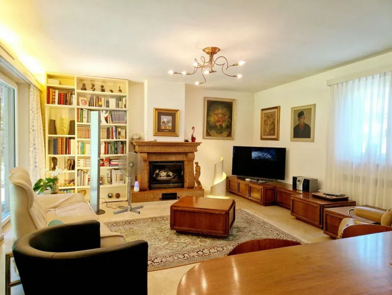 Maison à louer, 4.5 pièces, 170 m², Losone
