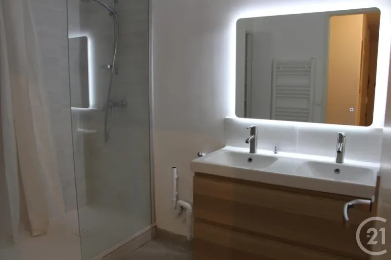 Appartement F4 à louer 5 pièces - 95 m2 - Photo 3