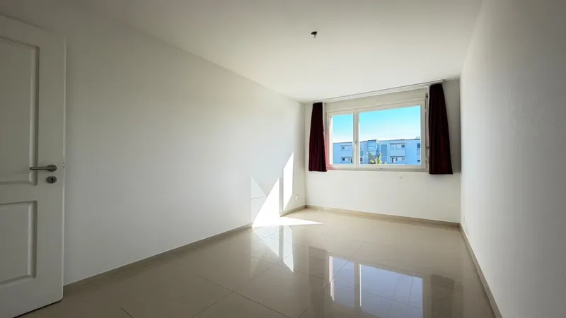 Grosszügige 5.5-Zimmer-Wohnung mit Balkon & Tiefgarage - Photo 5