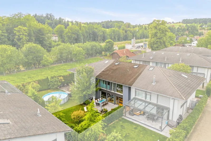 173 M² LIVING SPACE: 6.5-ROOM TERRACED SINGLE-FAMILY HOME ON THE KLEINE EMME - Photo 2
