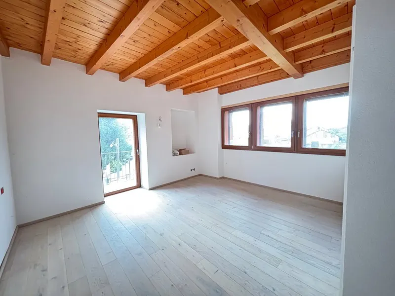 Spaziosa casa nuova con vista sul M. Rosa in contesto idilliaco - Photo 3