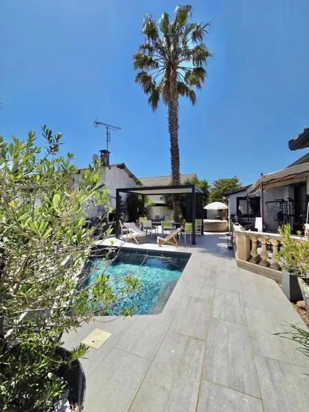 Mauguio – Ensemble immobilier : résidence principale + 5 appartements - Photo 2