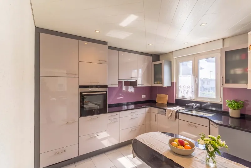 SPACIOUS TWO-FAMILY HOME IN GRENCHEN - Photo 3