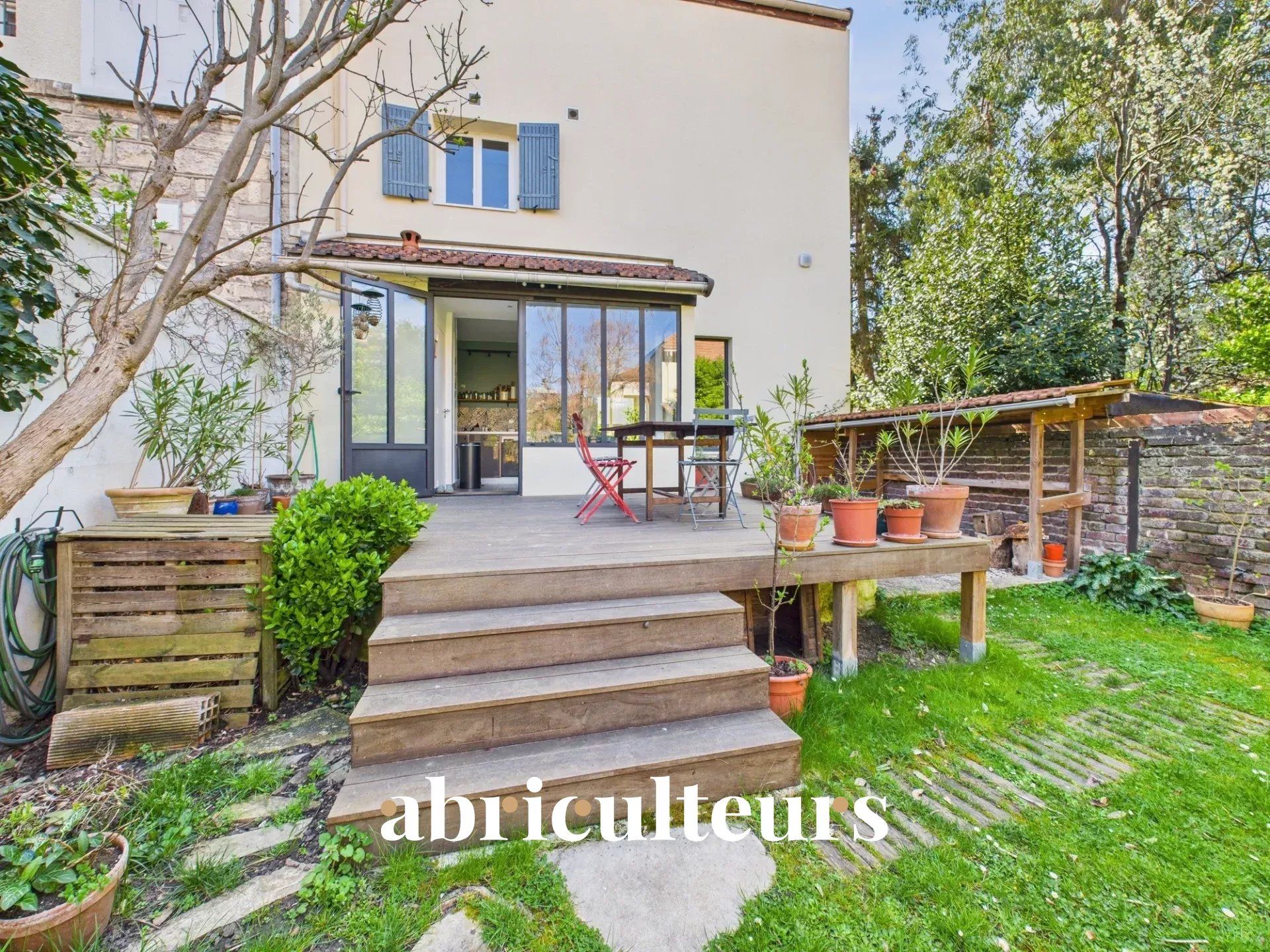 Maison familiale 110 m² 4 chambres avec jardin paysagé à Rueil-Malmaison