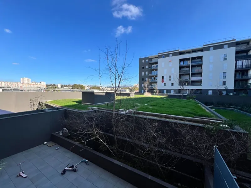 Marseille 10ème RESIDENCE OSMOZ T3 de 60m2 avec terrasse et deux stationnements en s/sol - Photo 2