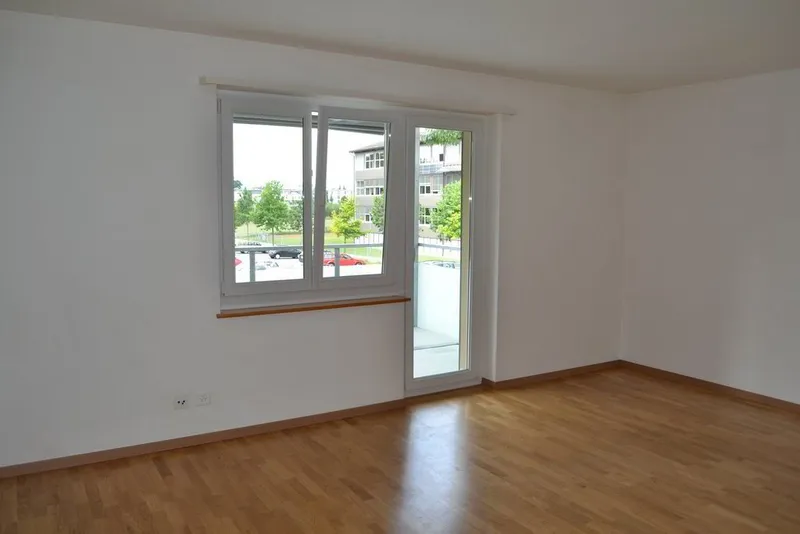 Zentral gelegene Wohnung mit grossem Balkon mit Aussicht - Photo 5