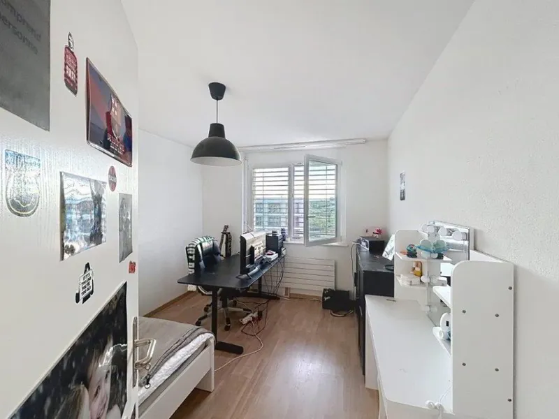 À LOUER – SPACIEUX APPARTEMENT DE 4.5 PIÈCES À ORBE – CHEMIN DU SUCHET 23 - Photo 4