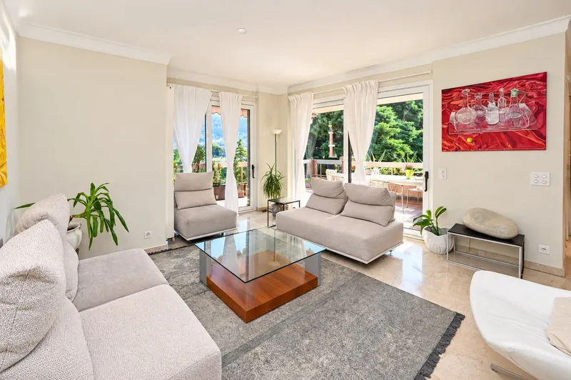 Exklusives Penthouse mit Terrasse und Blick auf den Luganer See - Photo 3