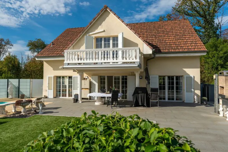 Maison à vendre, 8 pièces, 308 m², Pratteln