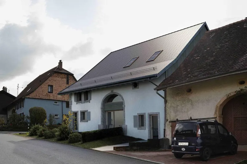 Cronay - 4,5 pièces avec poutres apparentes, loggia et jardinet - Photo 4