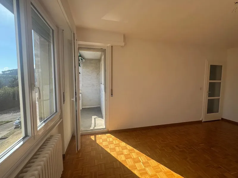 Joli appartement de 2,5 pièces avec balcon dans quartier calme à La Sarraz - Photo 3