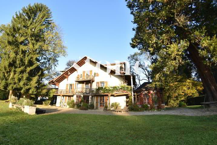 Exceptional 28ha property 20min from Geneva (FR)