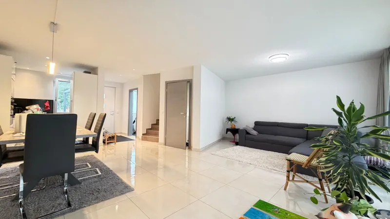 Neuwertiges 6.5-Zimmer-Eckhaus mit Terrassen - Photo 2